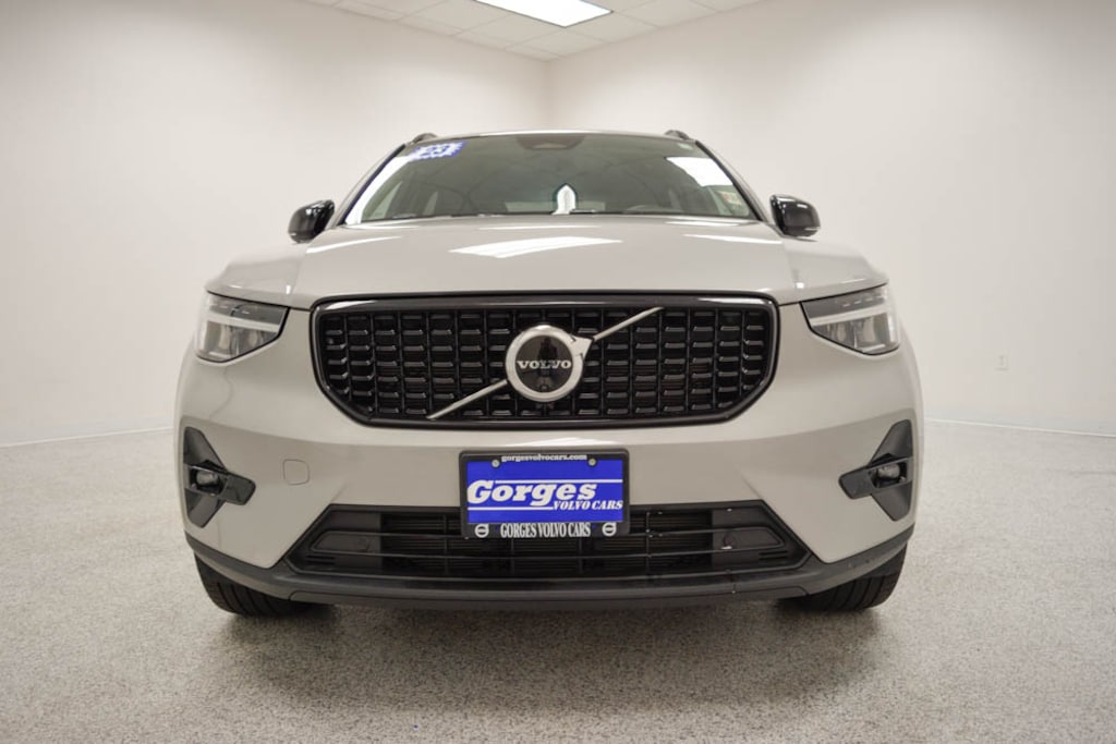 Certified 2023 Volvo XC40 B5 AWD Ultimate Dark SUV