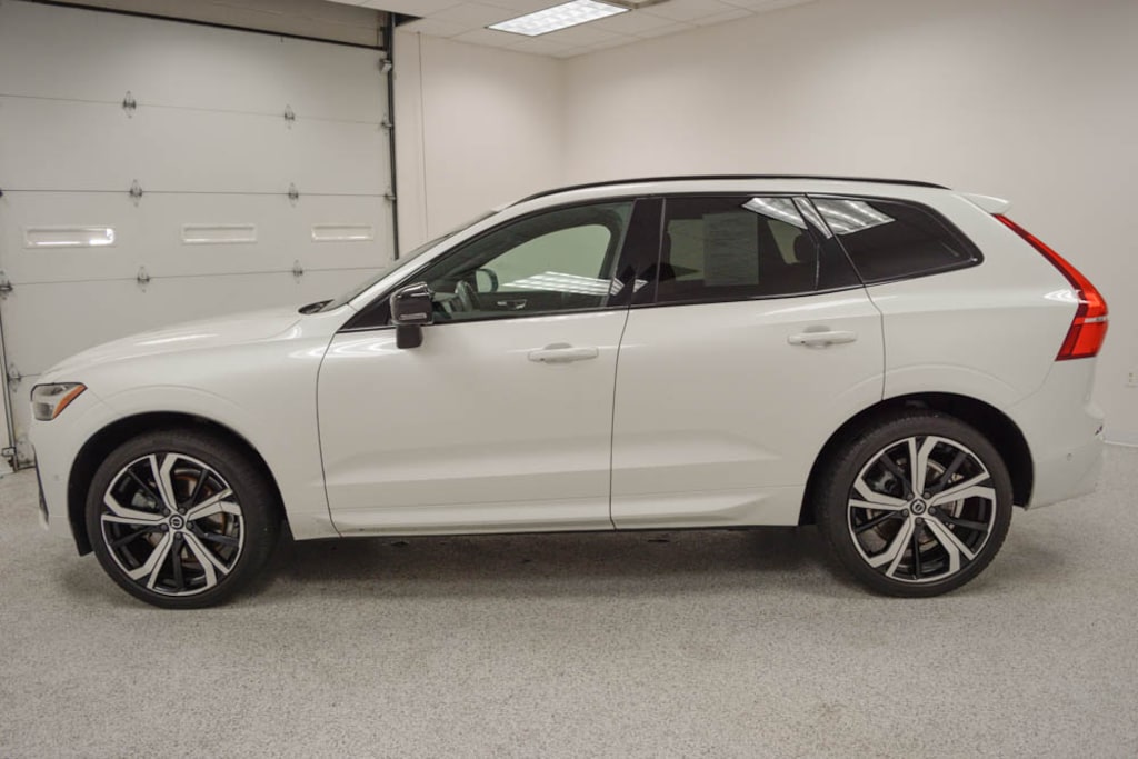 Certified 2023 Volvo XC60 B6 AWD Ultimate Dark SUV