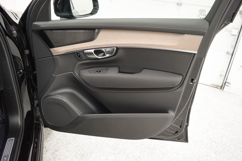 2026 Volvo XC90 Plus - Photo 21