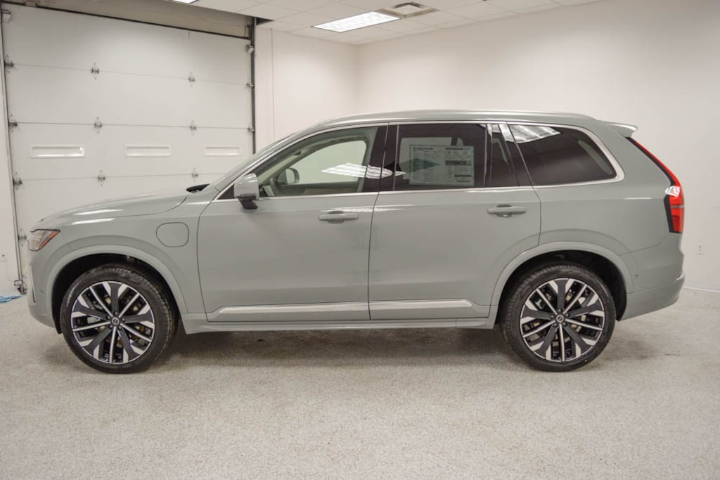 Certified 2026 Volvo XC90 plug-in hybrid T8 Plus 7-Seater SUV