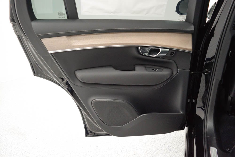 2026 Volvo XC90 Plus - Photo 29