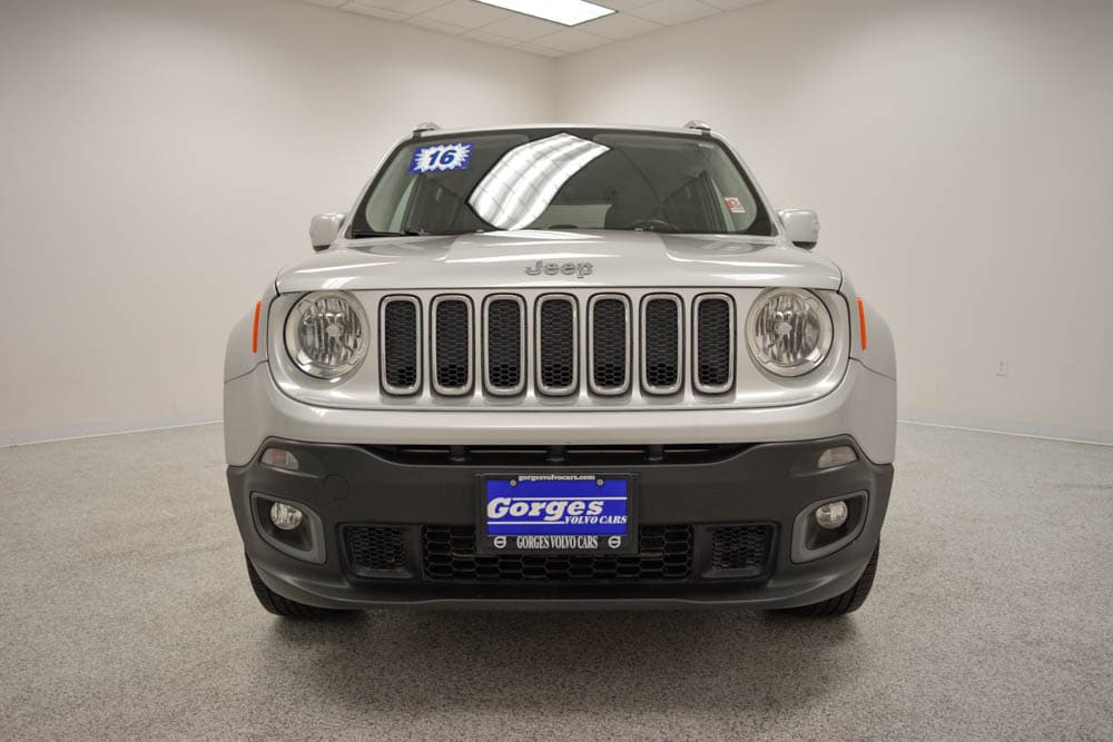 Used 2016 Jeep Renegade Limited with VIN ZACCJBDTXGPC93436 for sale in Omaha, NE