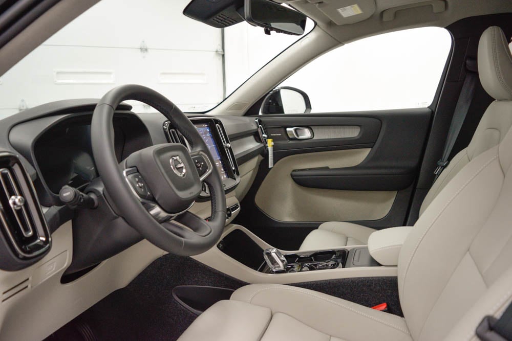 2026 Volvo XC40 Ultra - Photo 9