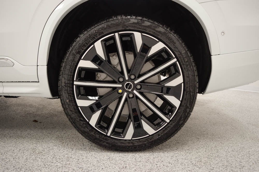 2026 Volvo XC90 Plus - Photo 7