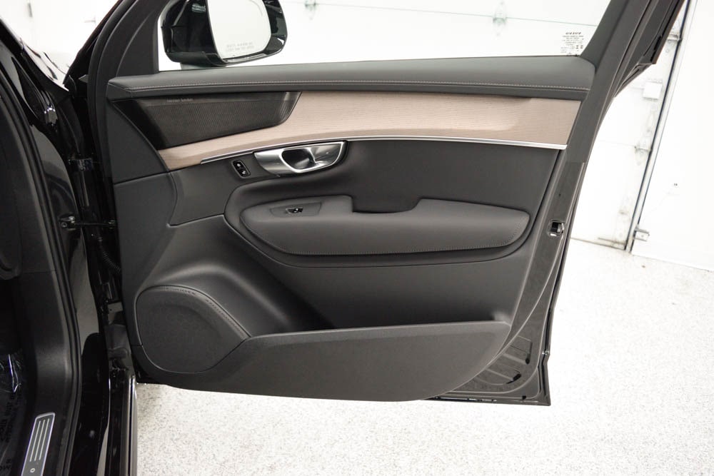 2026 Volvo XC90 Plus - Photo 20