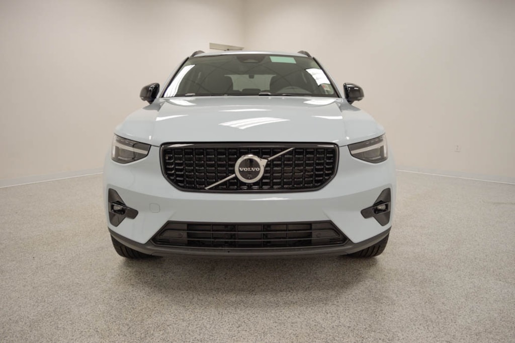 Certified 2026 Volvo XC40 B5 Plus SUV