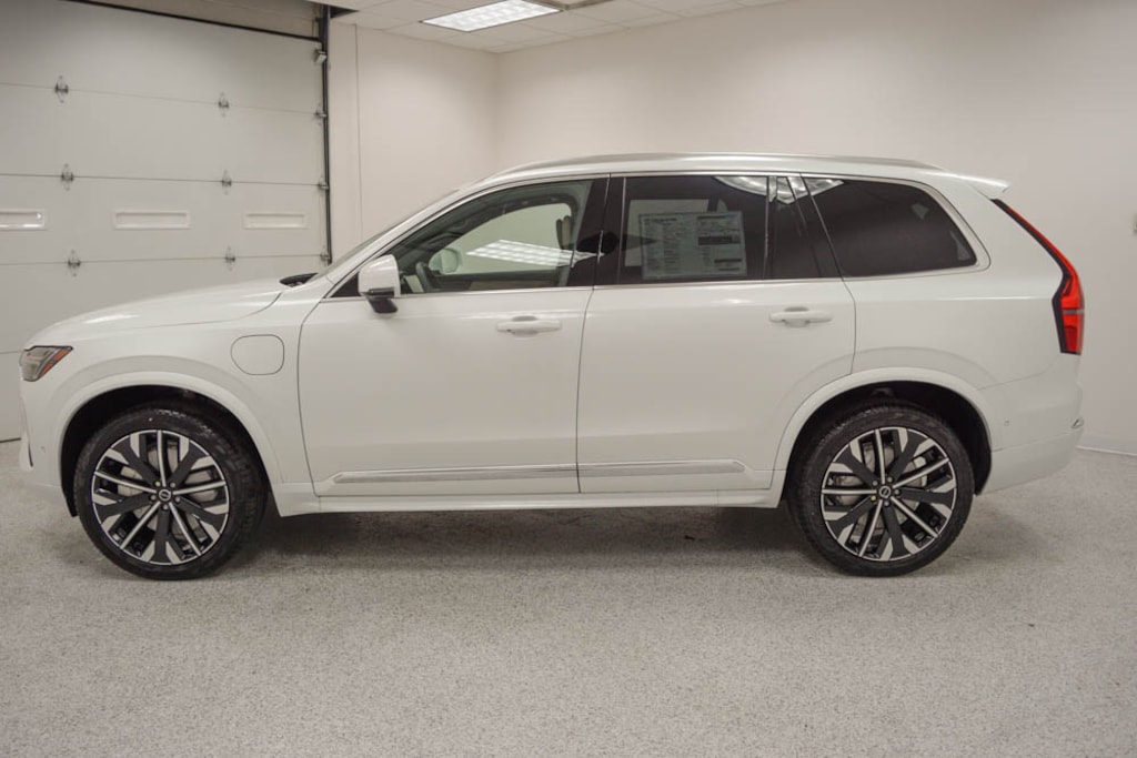 New 2026 Volvo XC90 plug-in hybrid T8 Plus 7-Seater SUV