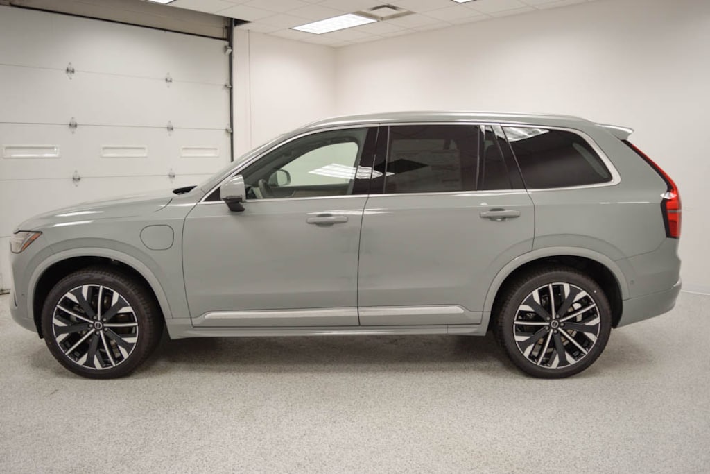 New 2026 Volvo XC90 plug-in hybrid T8 Plus 7-Seater SUV