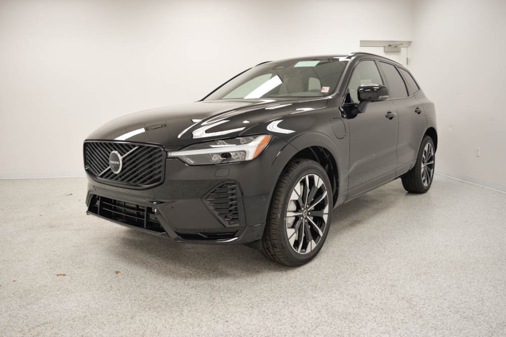New 2026 Volvo XC60 plug-in hybrid T8 Plus SUV