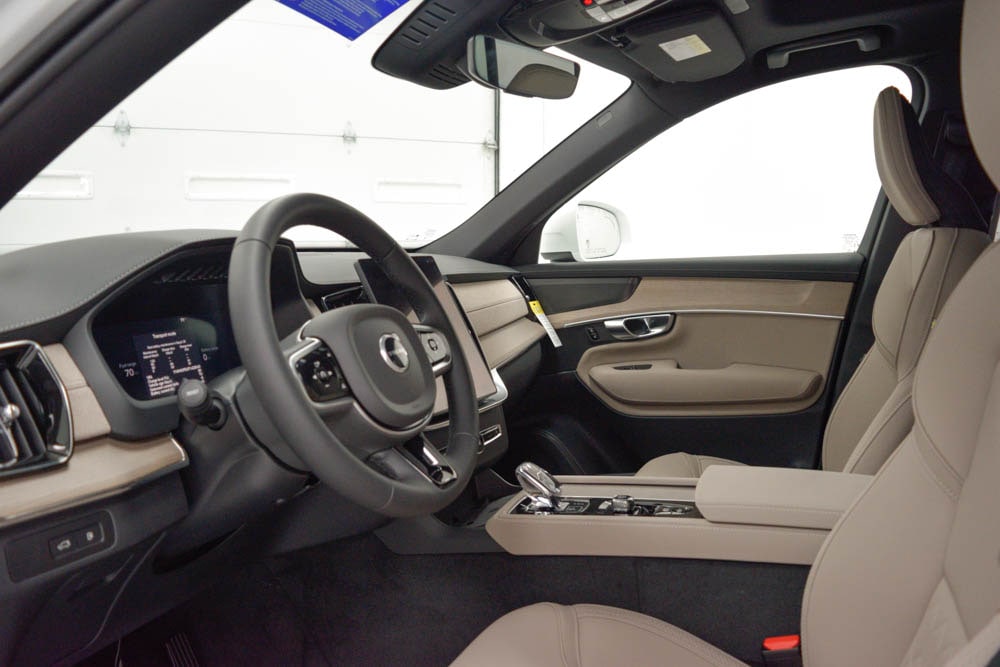 2026 Volvo XC90 Plus - Photo 9