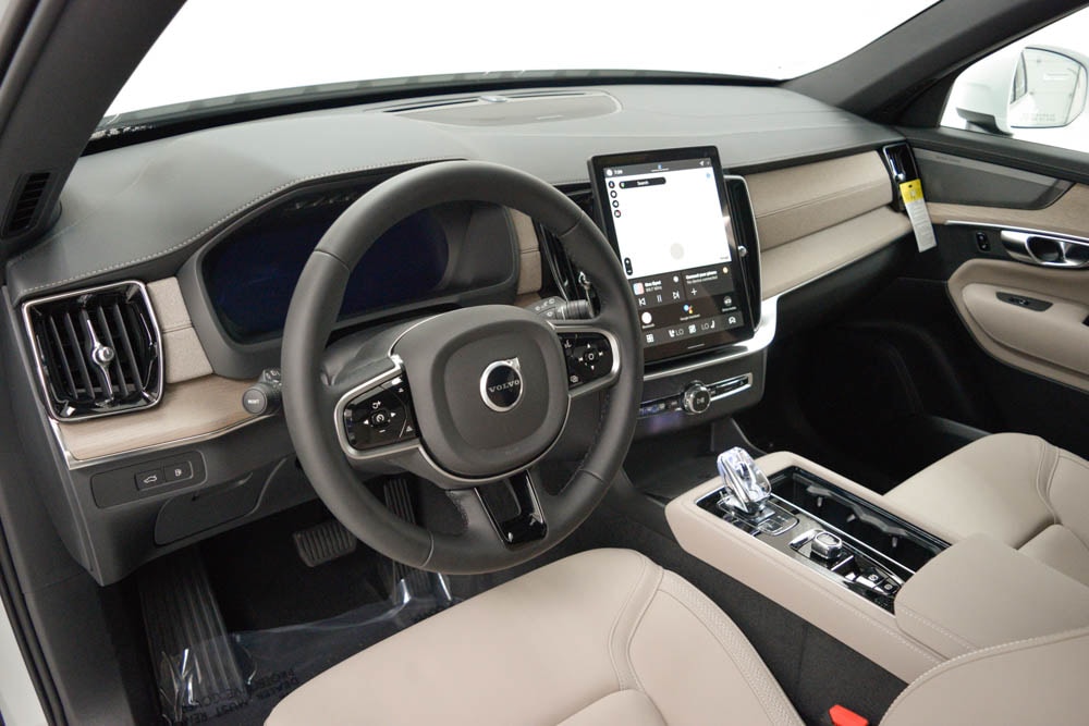 2026 Volvo XC90 Plus - Photo 12