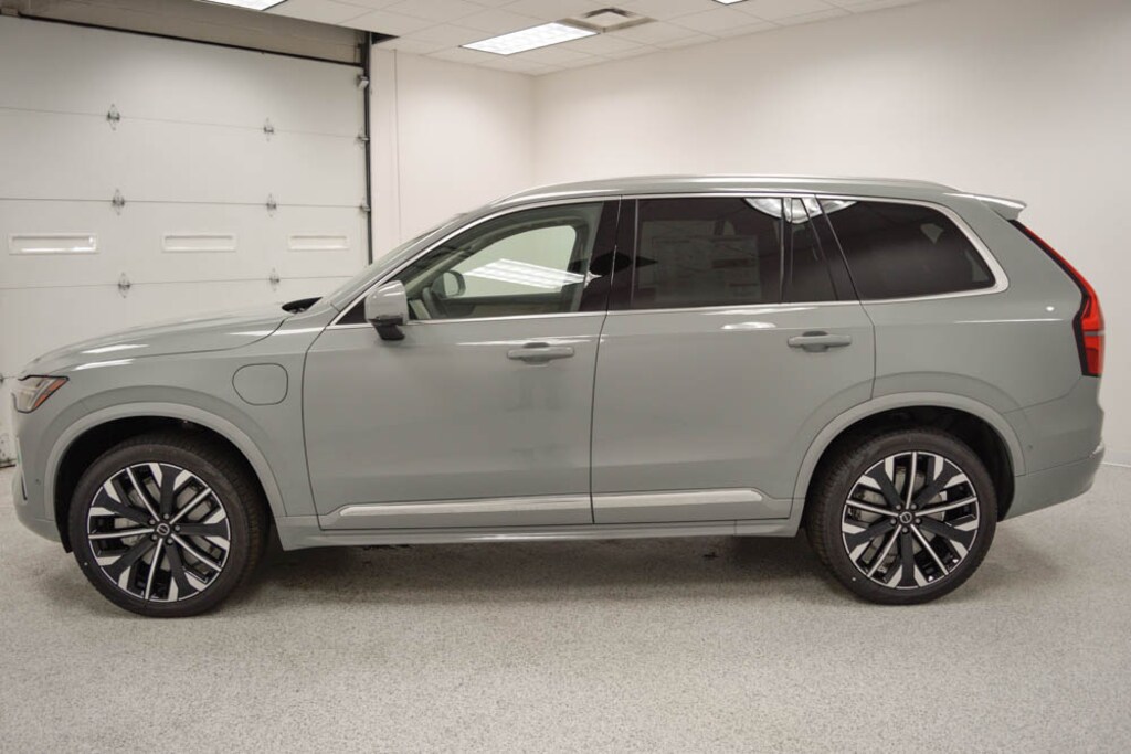 New 2026 Volvo XC90 plug-in hybrid T8 Plus 7-Seater SUV