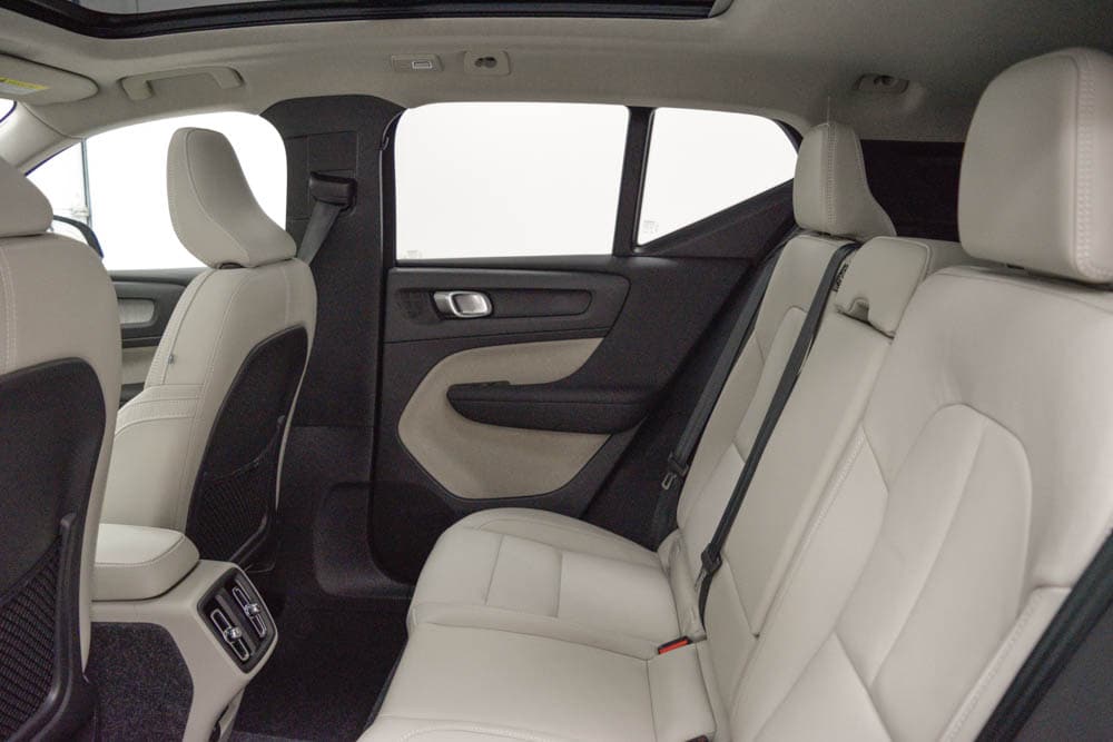 2026 Volvo XC40 Ultra - Photo 31
