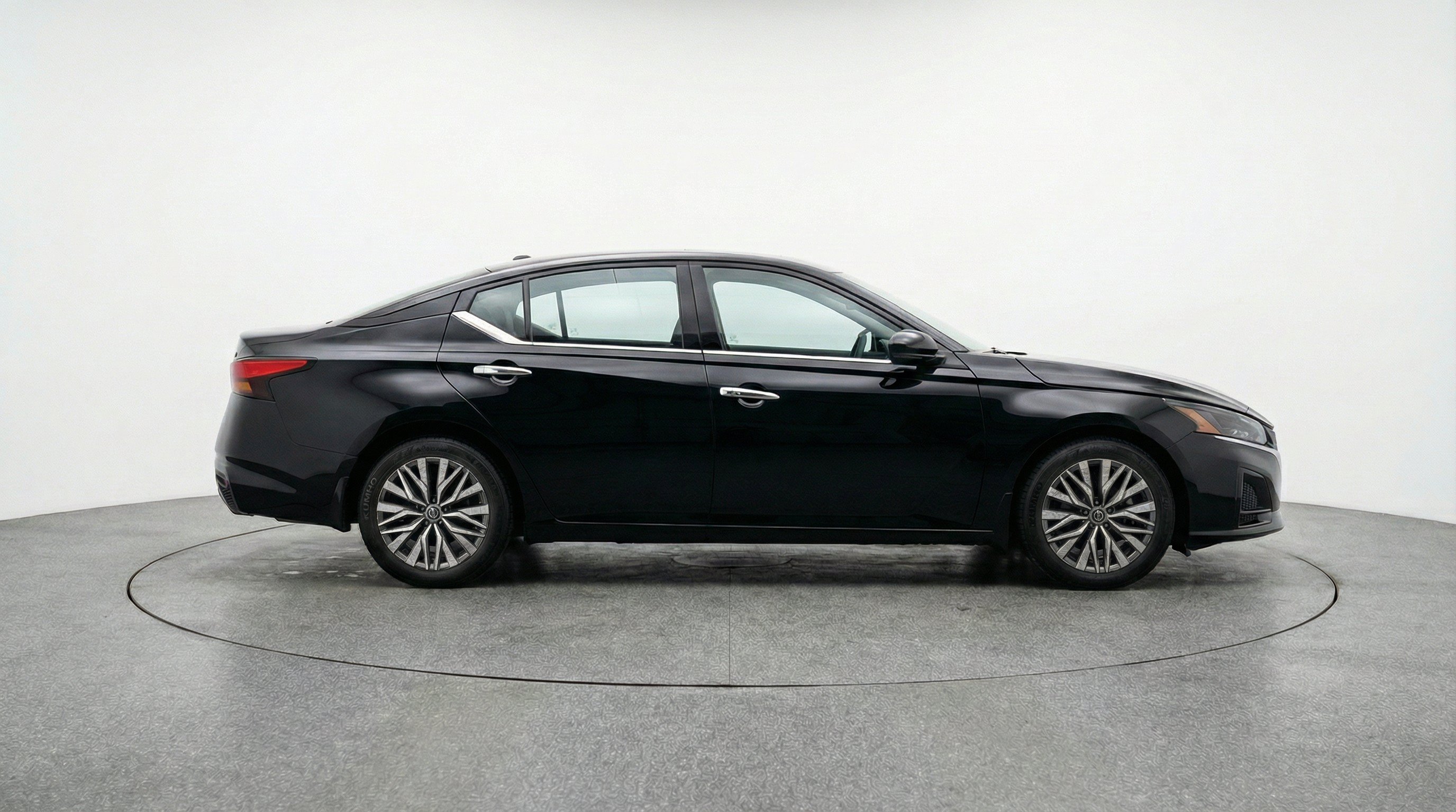 Thumbnail: 2025 Nissan Altima - 10