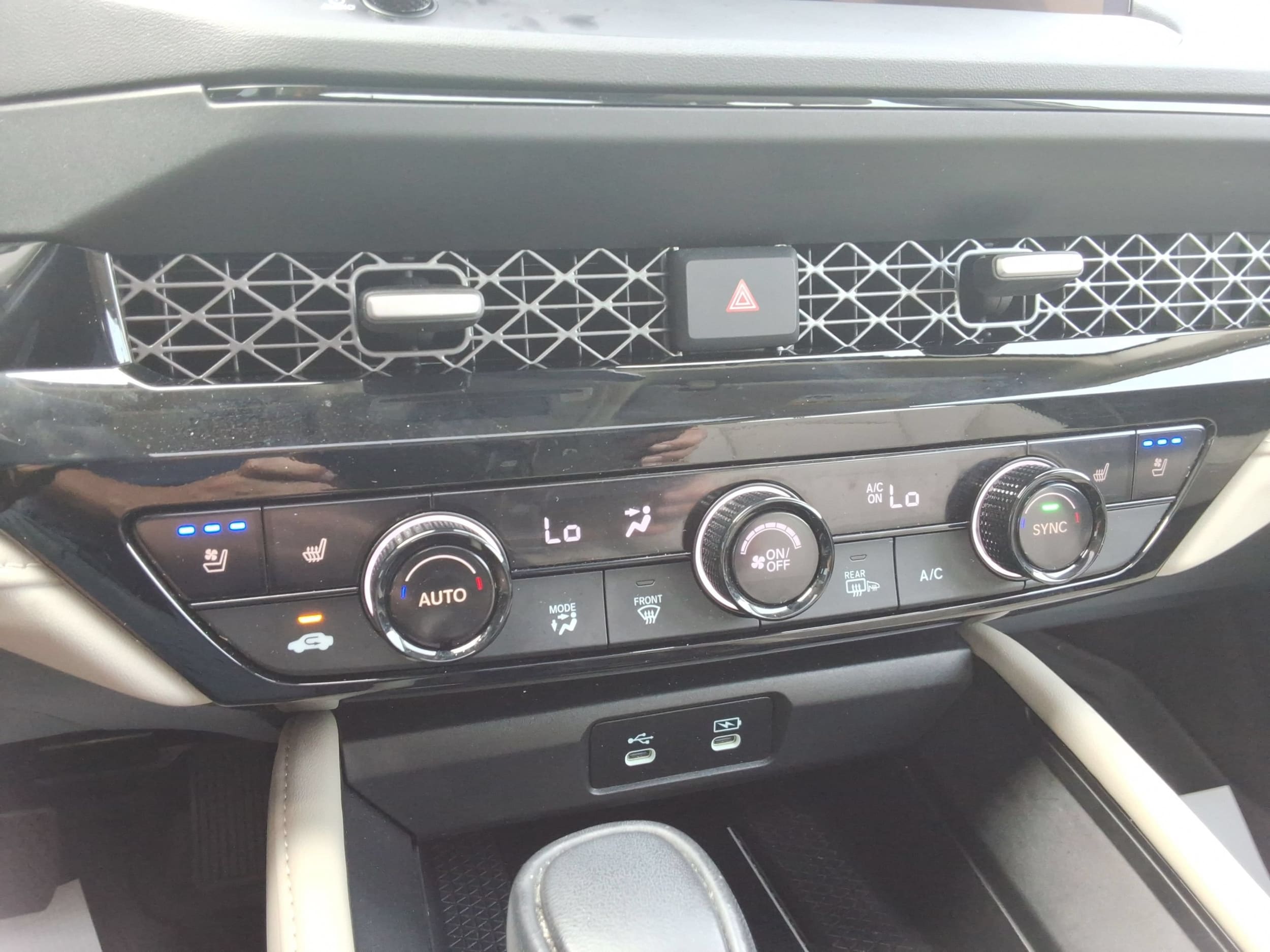 2024 Honda Accord Hybrid Touring - Photo 17