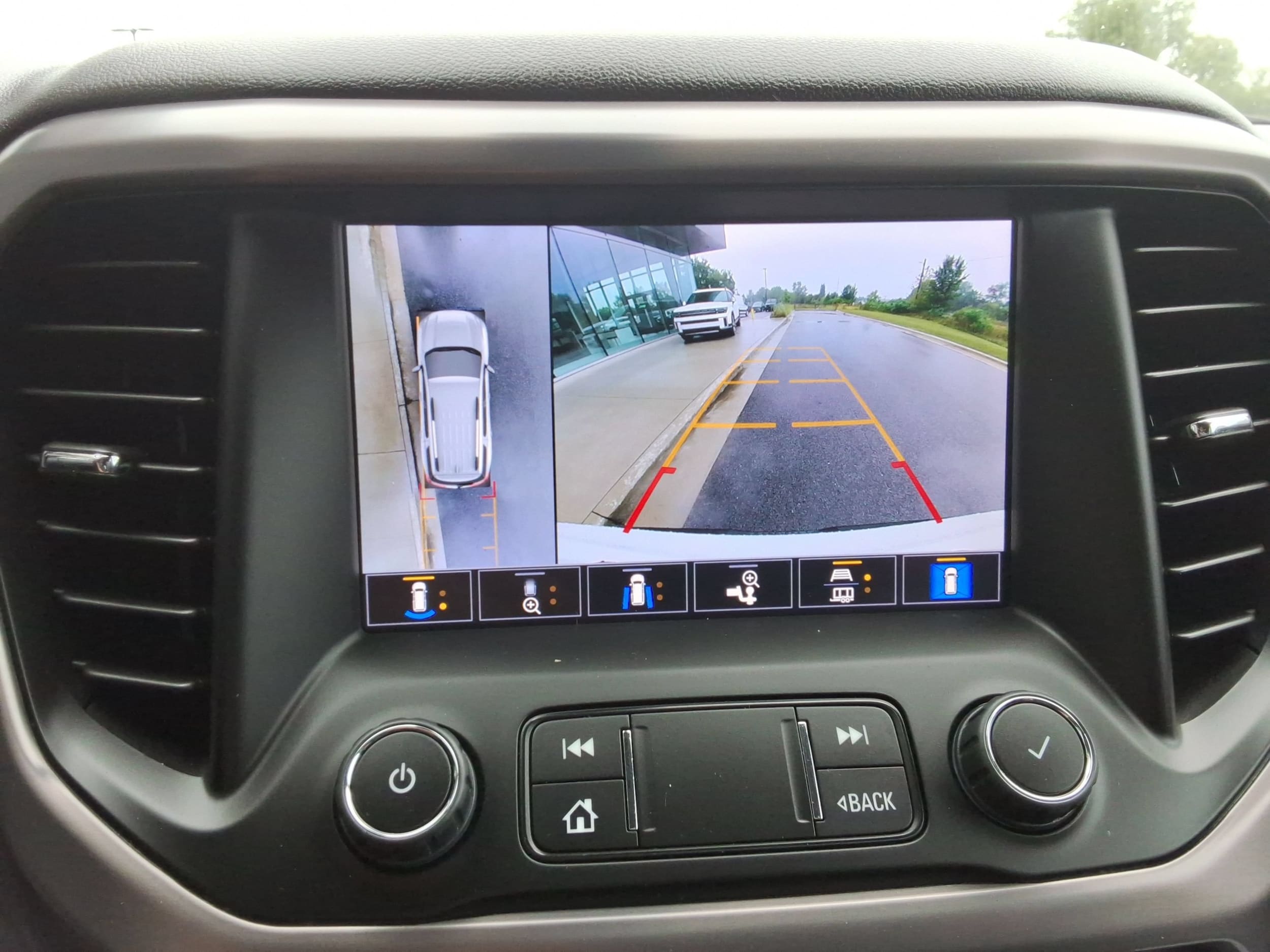 2022 GMC Acadia AT4 - Photo 16