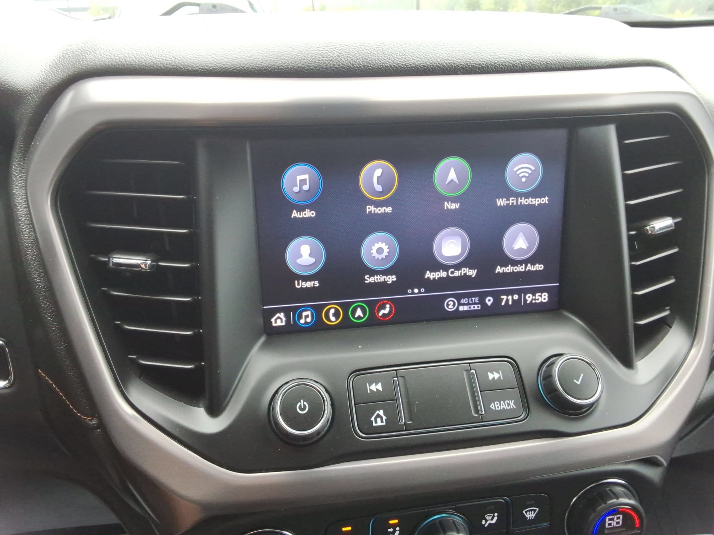 2022 GMC Acadia AT4 - Photo 15
