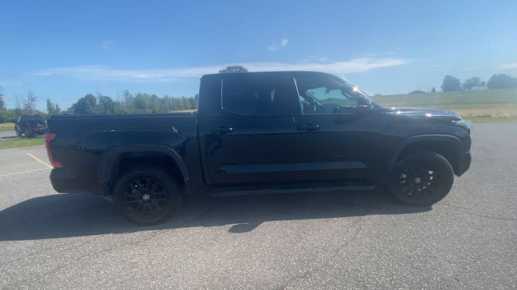 2025 Toyota Tundra Limited - Photo 8