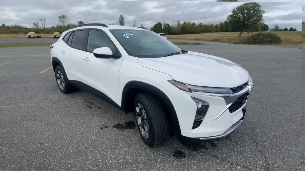 Used 2024 Chevrolet Trax LT SUV