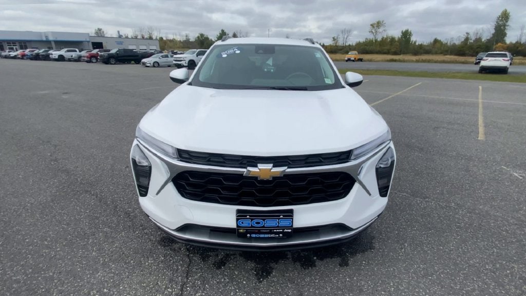 Used 2024 Chevrolet Trax LT SUV