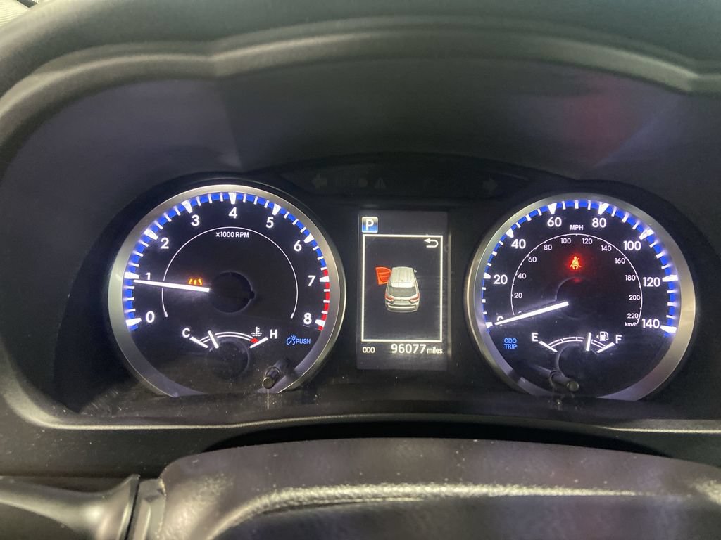 2019 Toyota Highlander LE - Photo 12