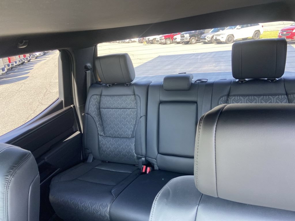 2025 Toyota Tundra Limited - Photo 9