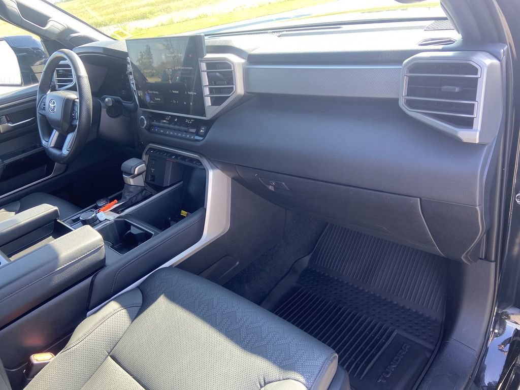 2025 Toyota Tundra Limited - Photo 35