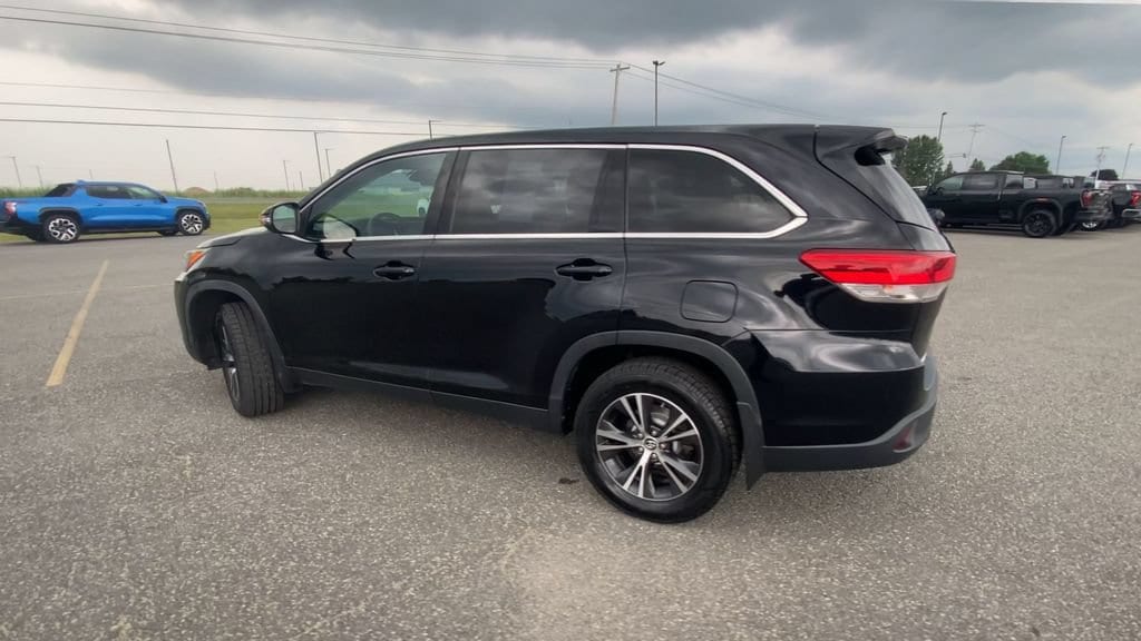 2019 Toyota Highlander LE - Photo 6
