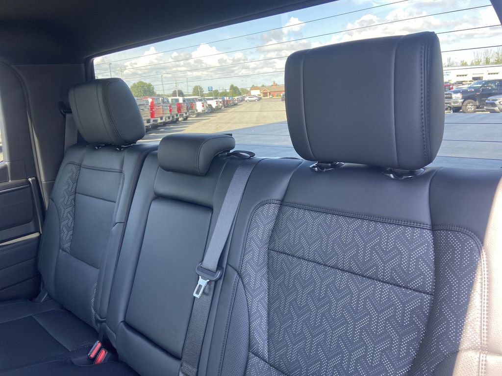 2025 Toyota Tundra Limited - Photo 11