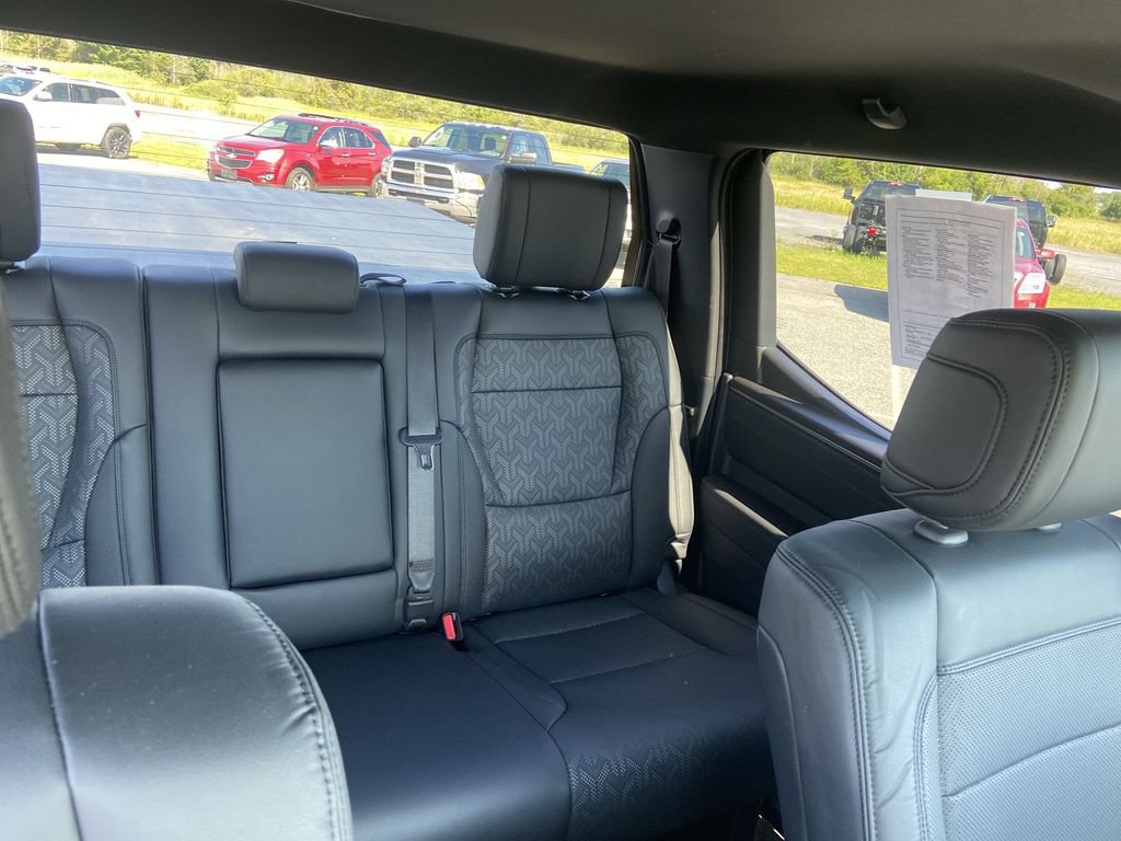 2025 Toyota Tundra Limited - Photo 15