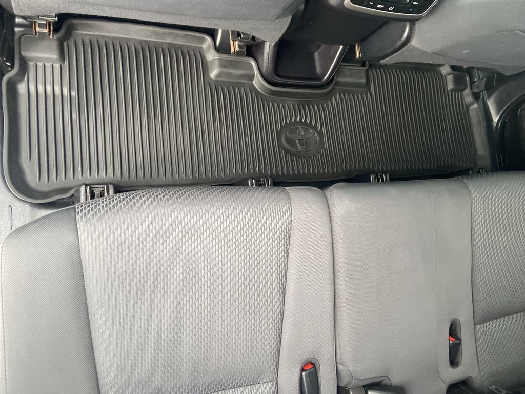 2019 Toyota Highlander LE - Photo 33