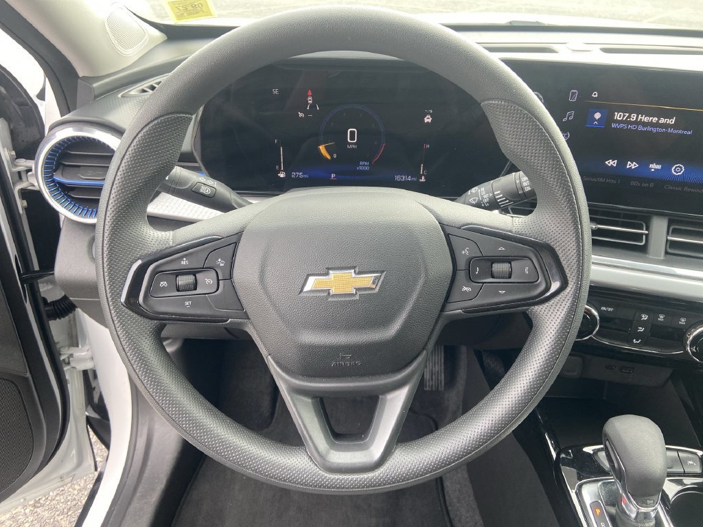 2024 Chevrolet Trax LT - Photo 11