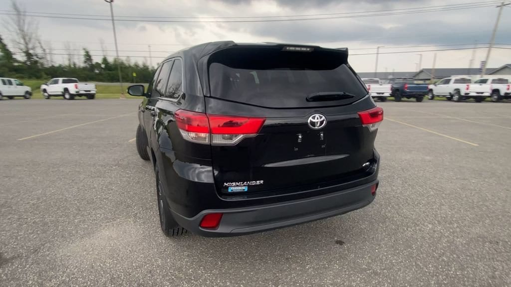 2019 Toyota Highlander LE - Photo 7