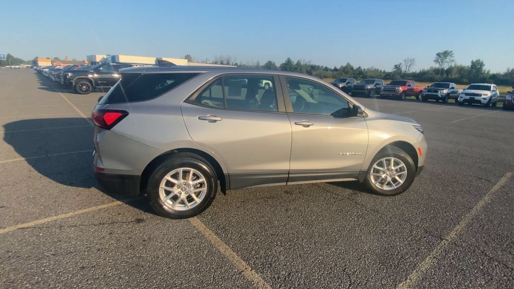2023 Chevrolet Equinox LS - Photo 9