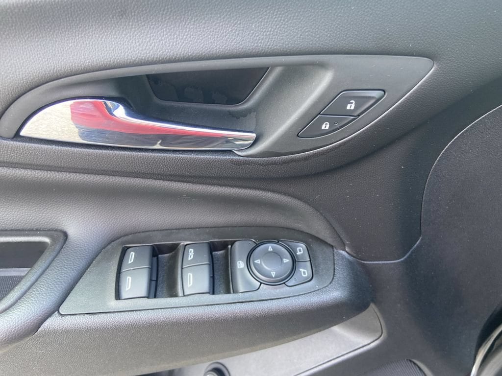 2023 Chevrolet Equinox LT - Photo 23
