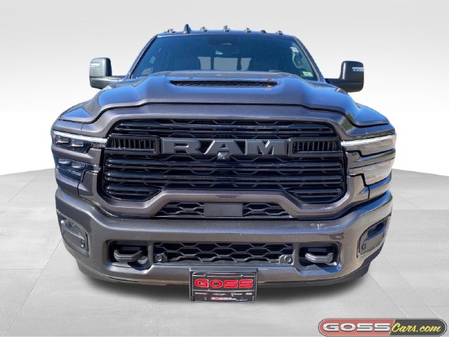 New 2027 Ram 3500 LARAMIE CREW CAB 4X4 8' BOX Pickup