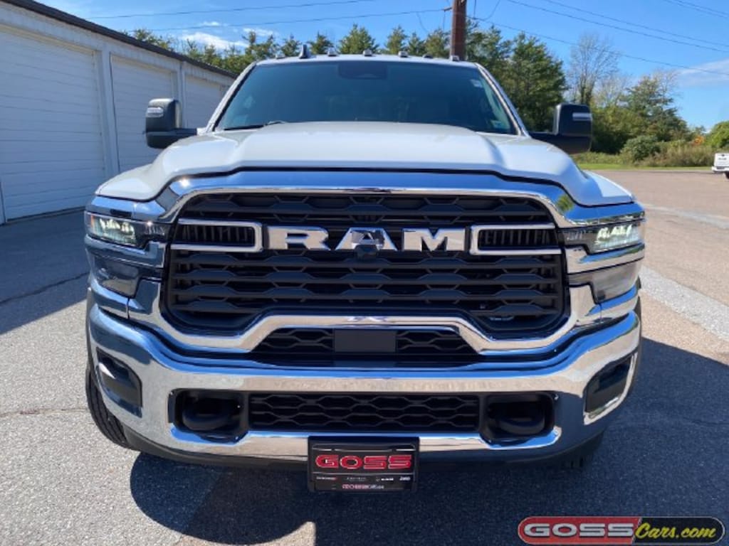 New 2026 Ram 5500 Chassis Cab TRADESMAN CREW 4X4 84' CA Pickup