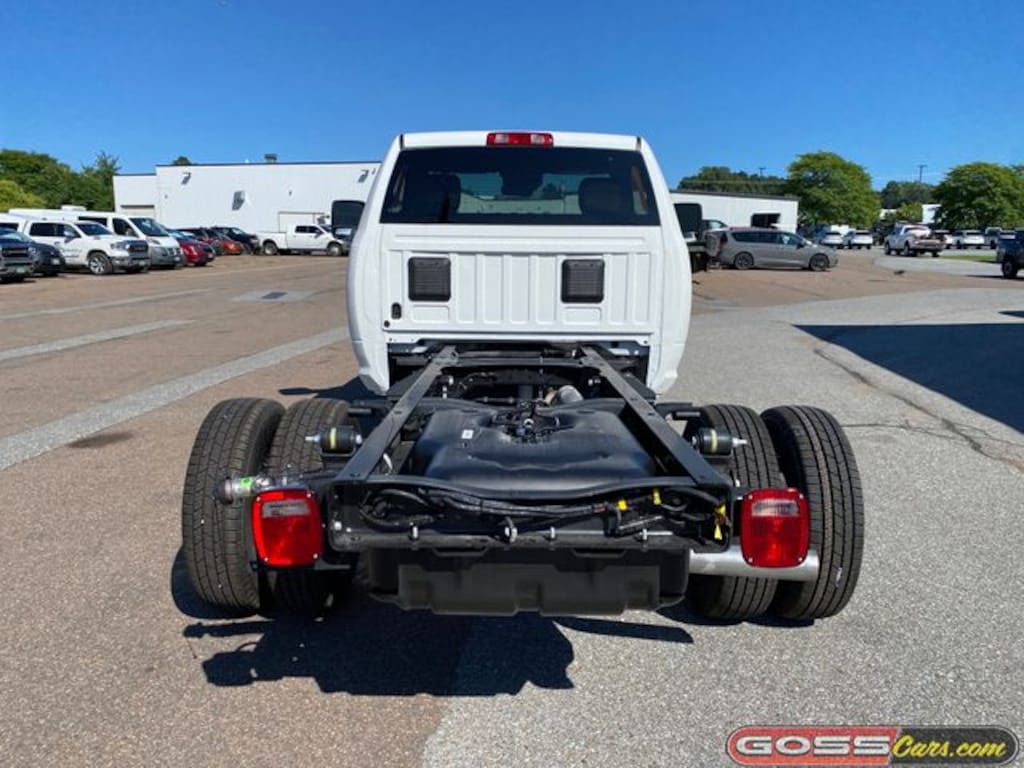 New 2026 Ram 3500 Chassis Cab TRADESMAN REGULAR 4X4 60' CA Pickup