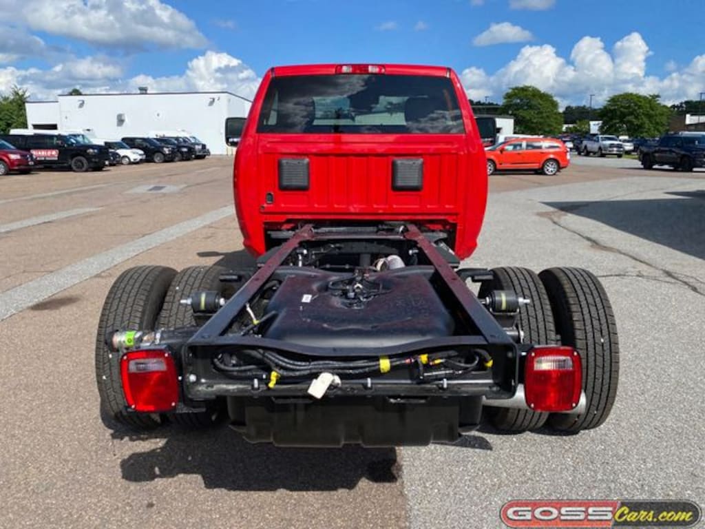 New 2026 Ram 3500 Chassis Cab TRADESMAN REGULAR 4X4 60' CA Pickup