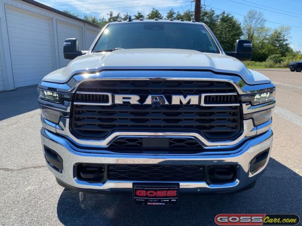 New 2026 Ram 3500 Chassis Cab TRADESMAN REGULAR 4X4 60' CA Pickup