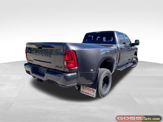 New 2027 Ram 3500 LARAMIE CREW CAB 4X4 8' BOX Pickup