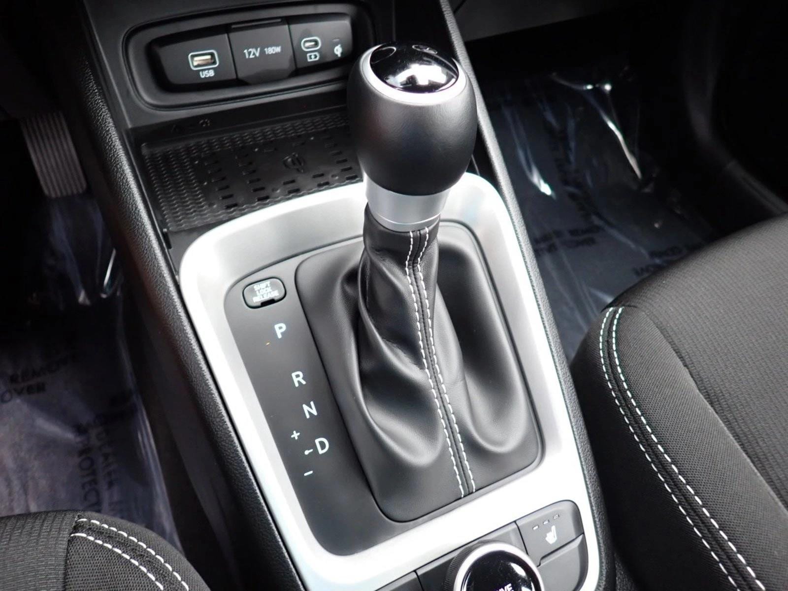 2026 Hyundai Venue SEL - Photo 17