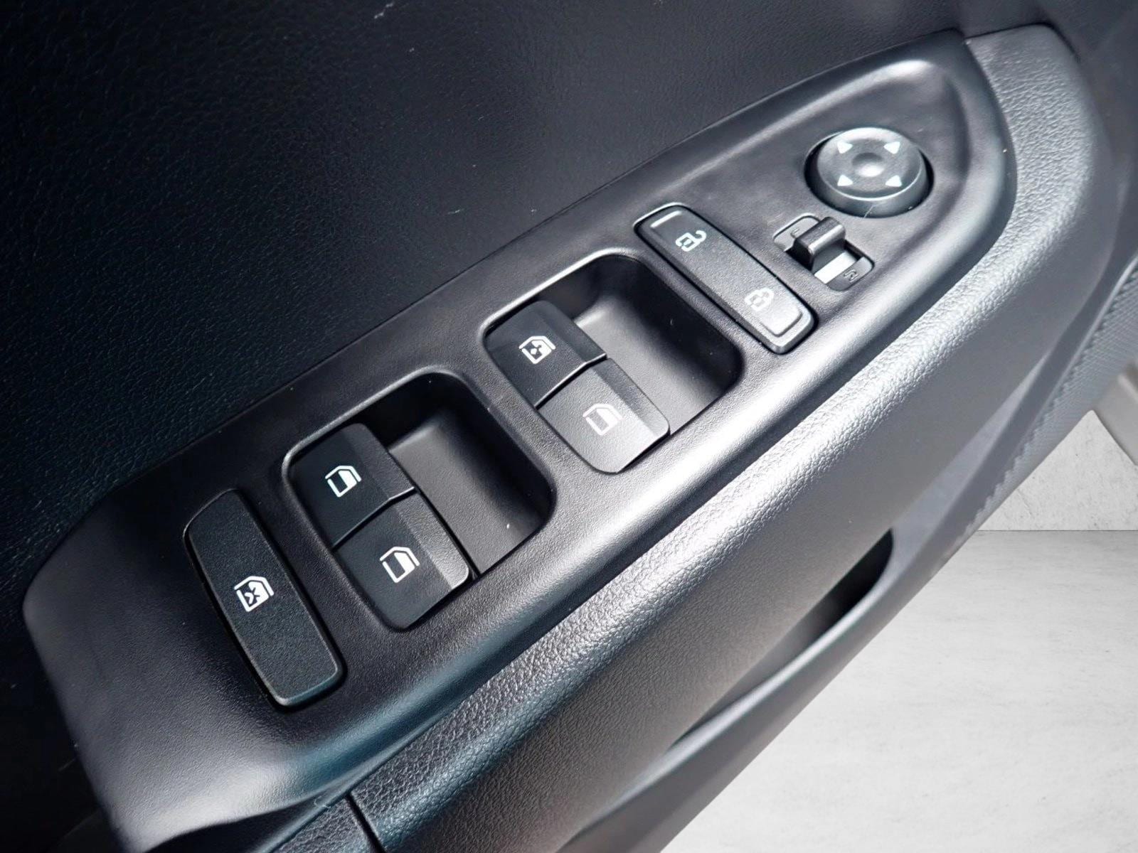 2026 Hyundai Venue SEL - Photo 13