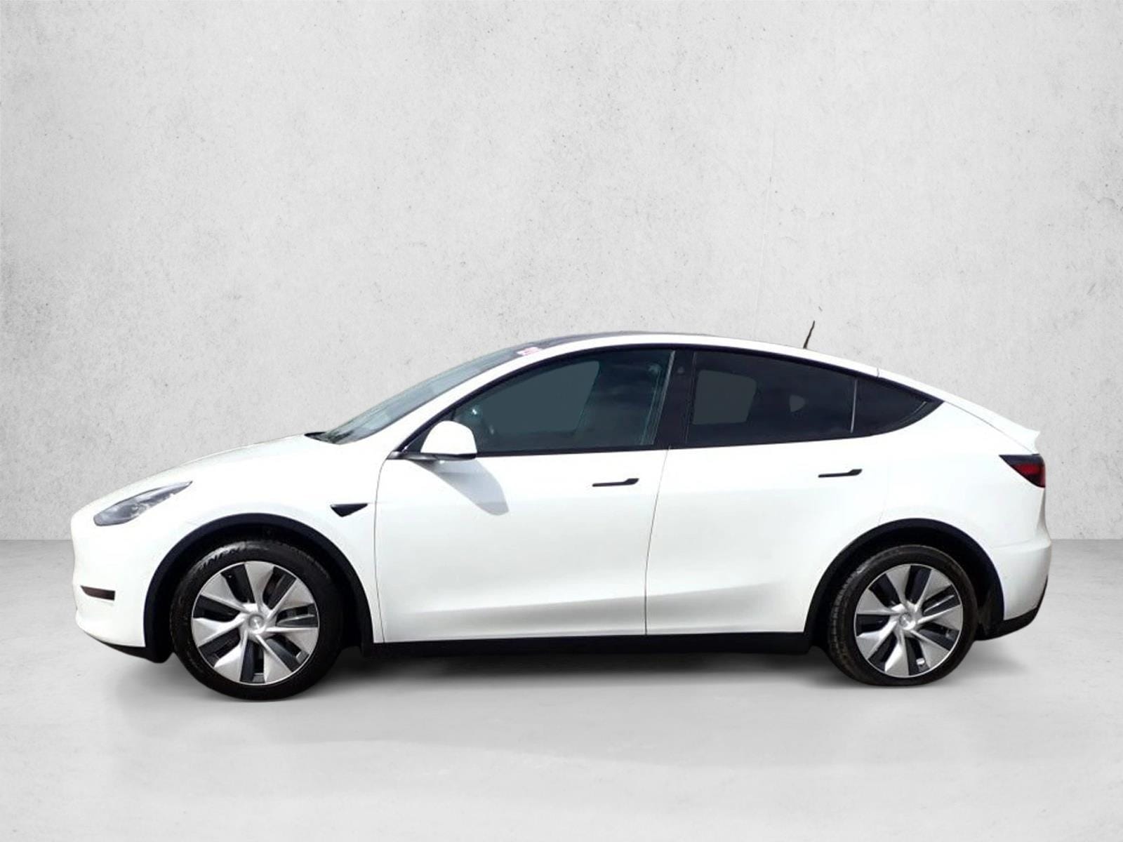 Used 2021 Tesla Model Y Standard Range with VIN 5YJYGDED7MF105479 for sale in Centennial, CO