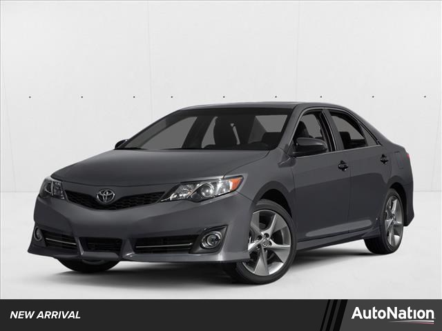 Used 2014 Toyota Camry SE Sedan