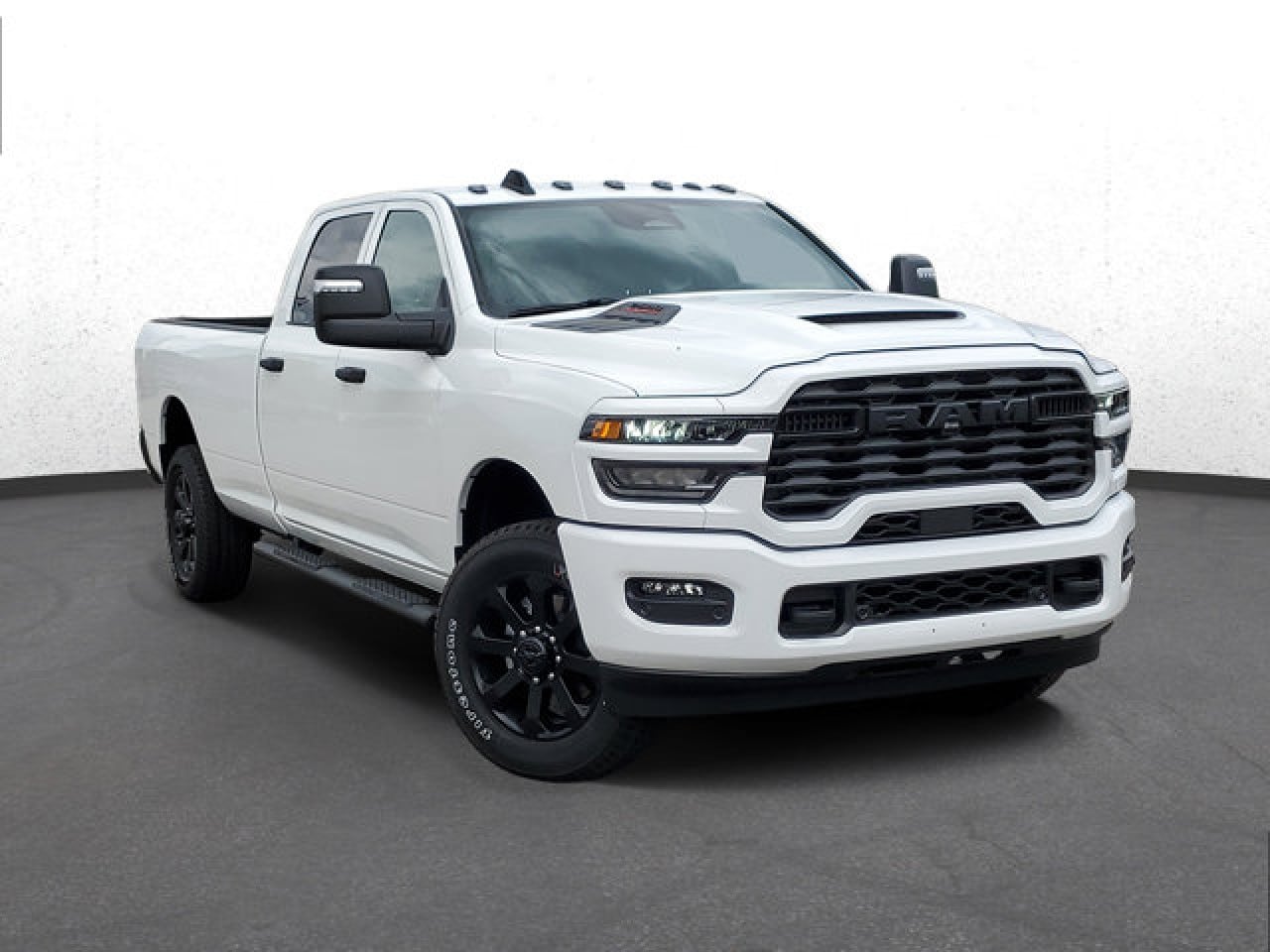2026 RAM 2500 Pickup Tradesman/Black Express