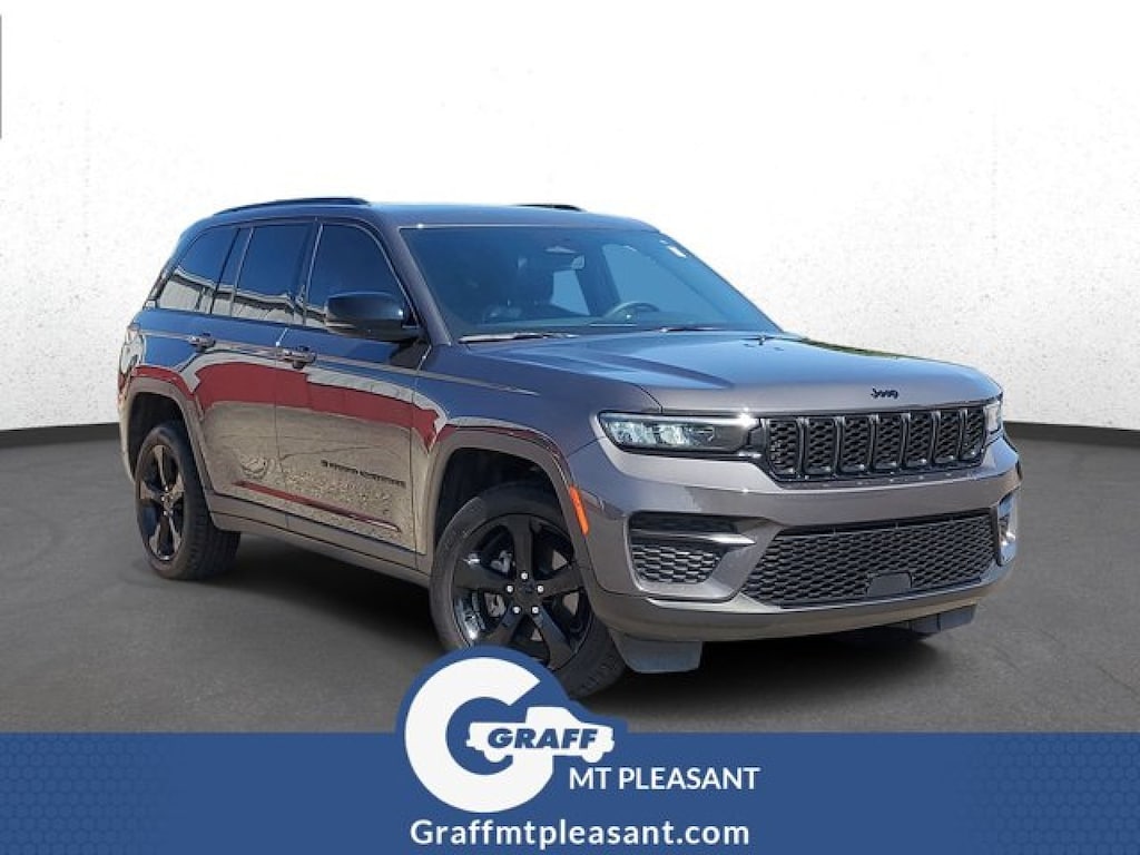 Used 2023 Jeep Grand Cherokee Altitude SUV