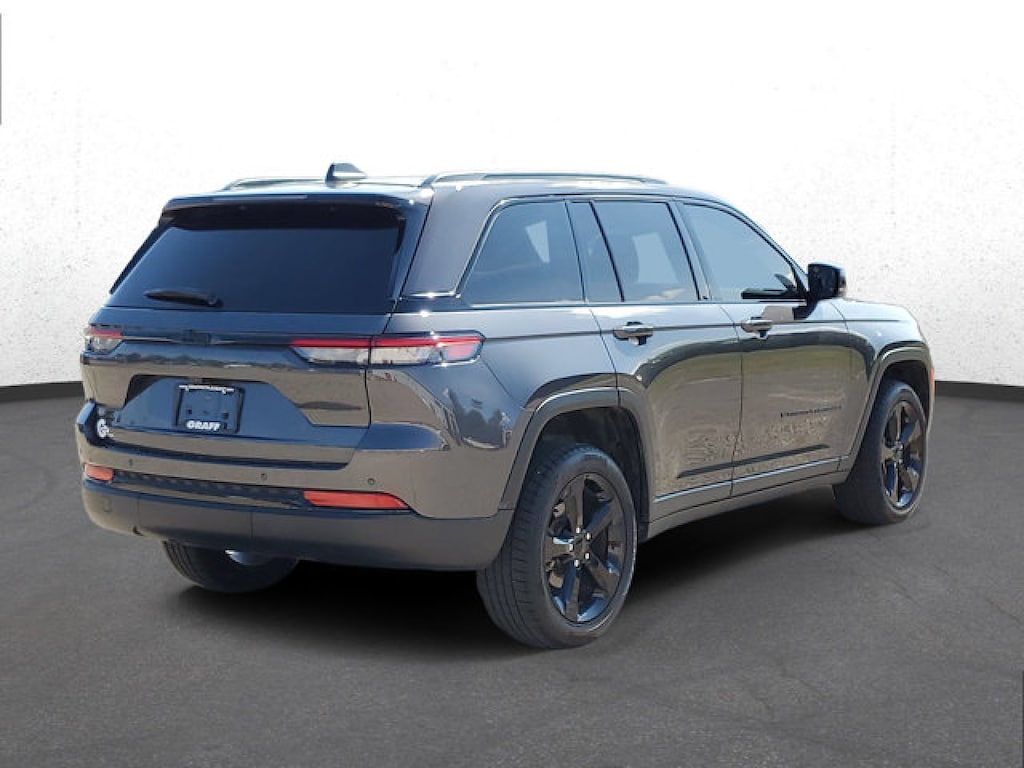 Used 2023 Jeep Grand Cherokee Altitude SUV