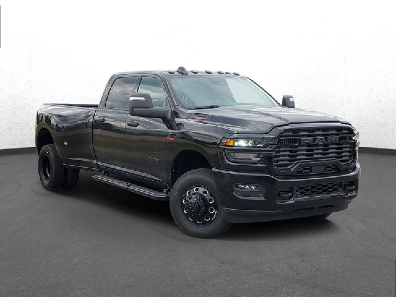 2026 Ram 3500 BIG HORN CREW CAB 4X4 8' BOX Pickup