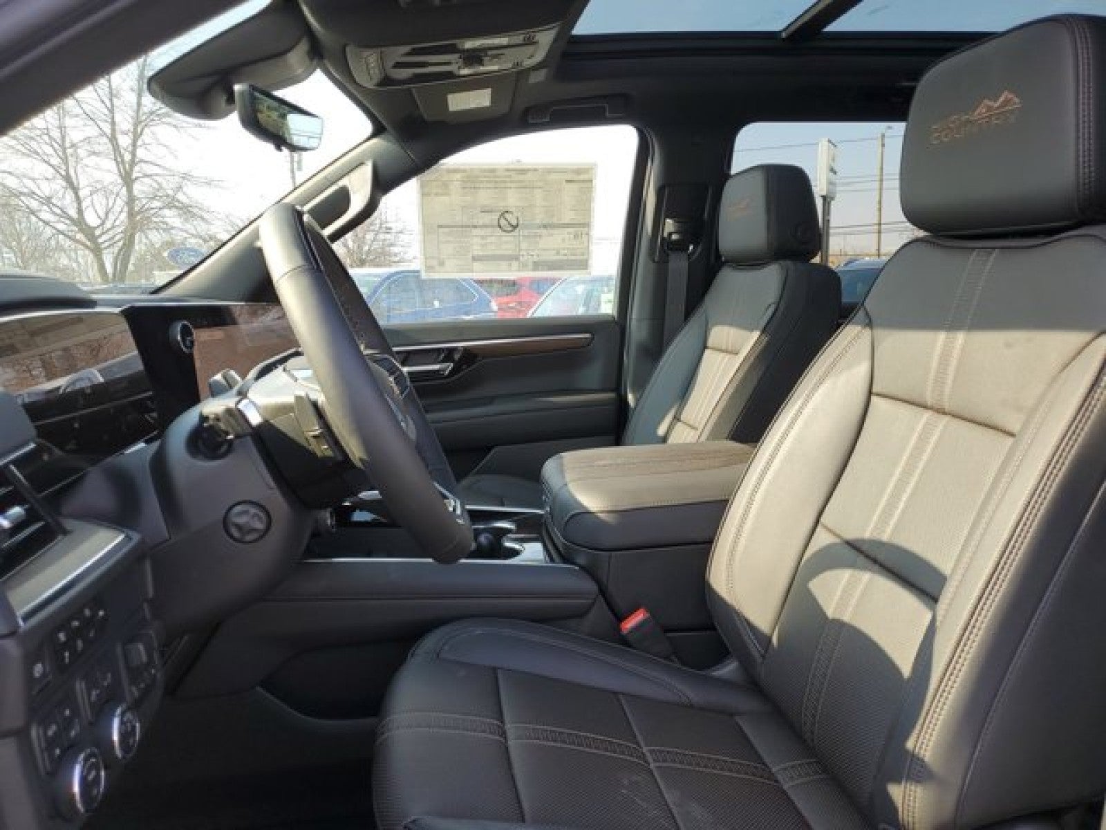 2025 Chevrolet Suburban High Country - Photo 57